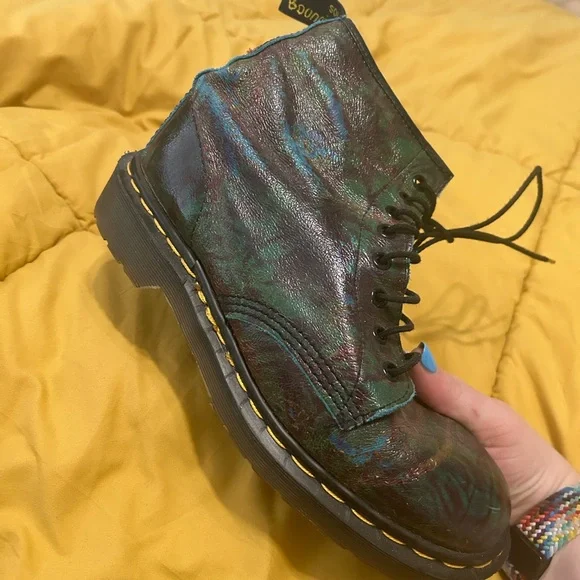 Green/blue shiny Doc Martens! - Picture 4 of 6